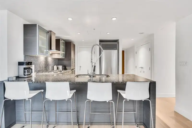 2208 1111 ALBERNI STREET - photo 4 of 21