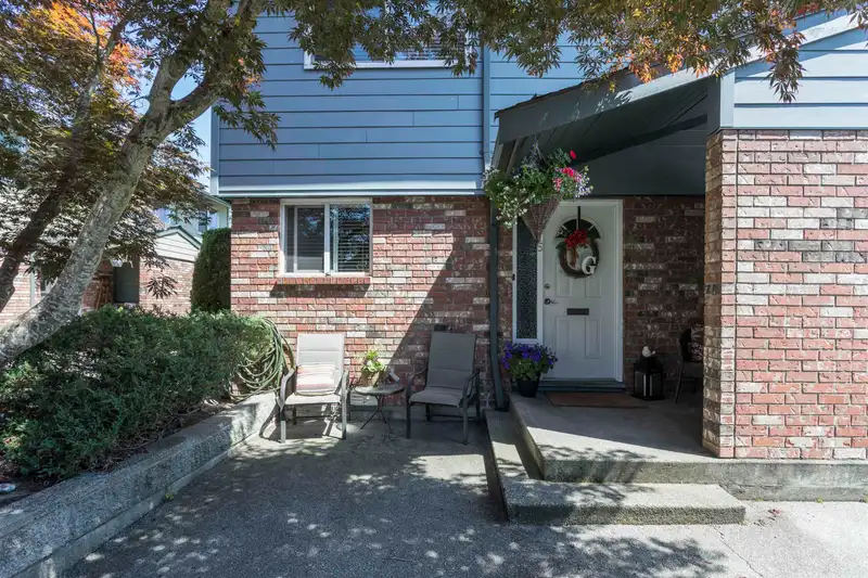 75 10760 GUILDFORD DRIVE - photo 2 of 38