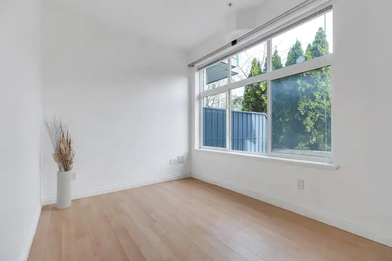 119 7333 16TH AVENUE - photo 3 of 17