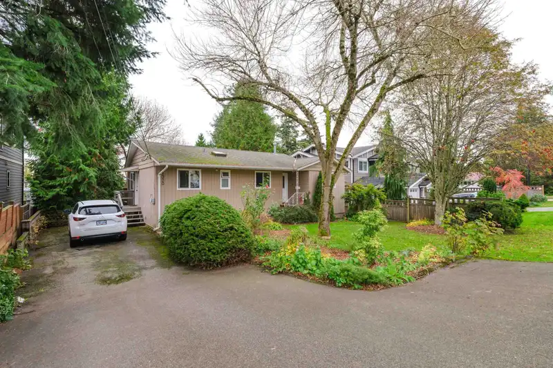 1320 KENT STREET - photo 1 of 19