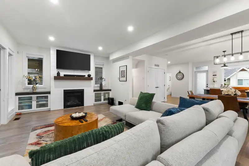 47 4295 OLD CLAYBURN ROAD - photo 4 of 37