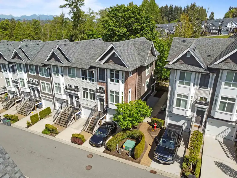 61 14433 60 AVENUE - photo 3 of 26