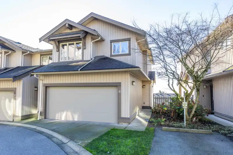 26 20326 68 AVENUE - photo 1 of 31