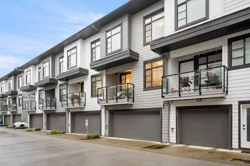 33 7127 193A STREET - photo 2 of 36