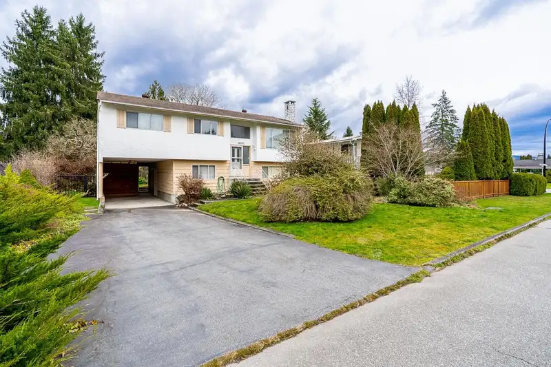 22967 STOREY AVENUE - photo 1 of 24