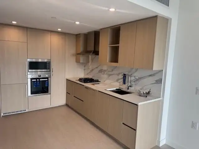 2403 13778 100 AVENUE - photo 2 of 40