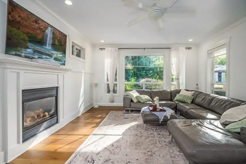 9194 WRIGHT STREET - photo 3 of 31