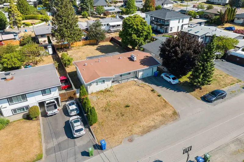 31919 ROYAL CRESCENT - photo 4 of 39