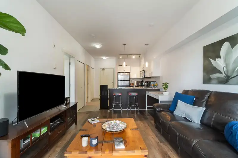 322 13728 108 AVENUE - photo 4 of 16
