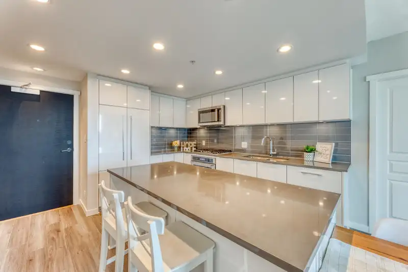 1604 3100 WINDSOR GATE - photo 4 of 40