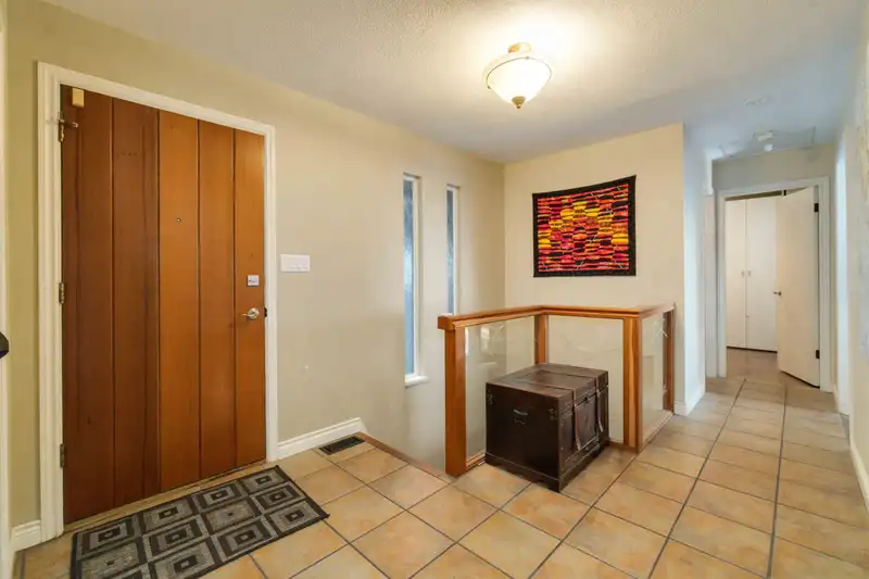 5189 MADEIRA COURT - photo 3 of 28