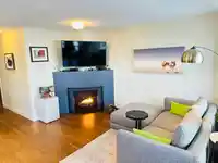 403 985 W 10TH AVENUE - thumbnail 2