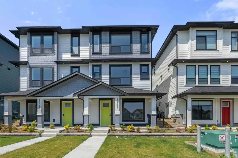 16673 16 AVENUE - photo 4 of 40