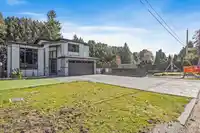 2128 OAKRIDGE CRESCENT - thumbnail 2