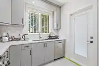 2128 OAKRIDGE CRESCENT - thumbnail 13