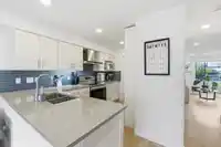 10 2118 EASTERN AVENUE - thumbnail 2