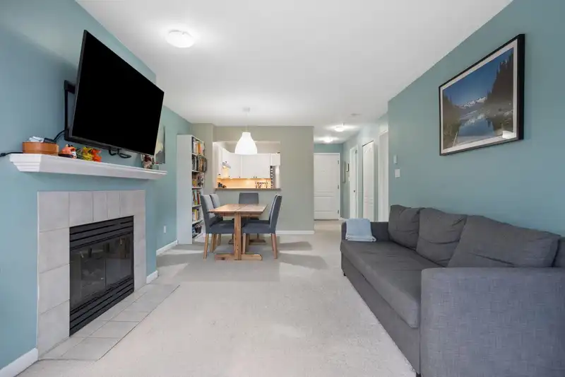 324 8880 JONES ROAD - photo 4 of 33