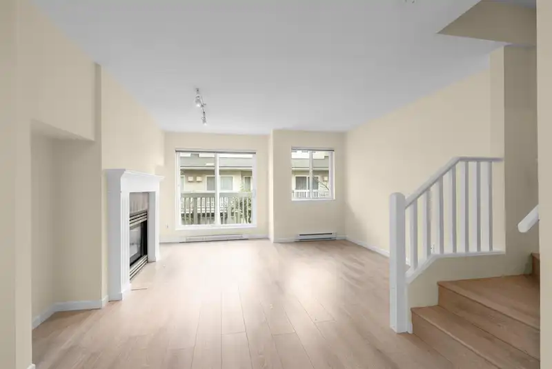 67 7831 GARDEN CITY ROAD - photo 2 of 26