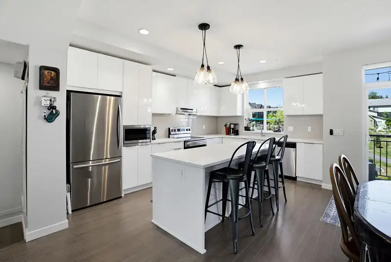 2104 11295 PAZARENA PLACE - photo 1 of 25