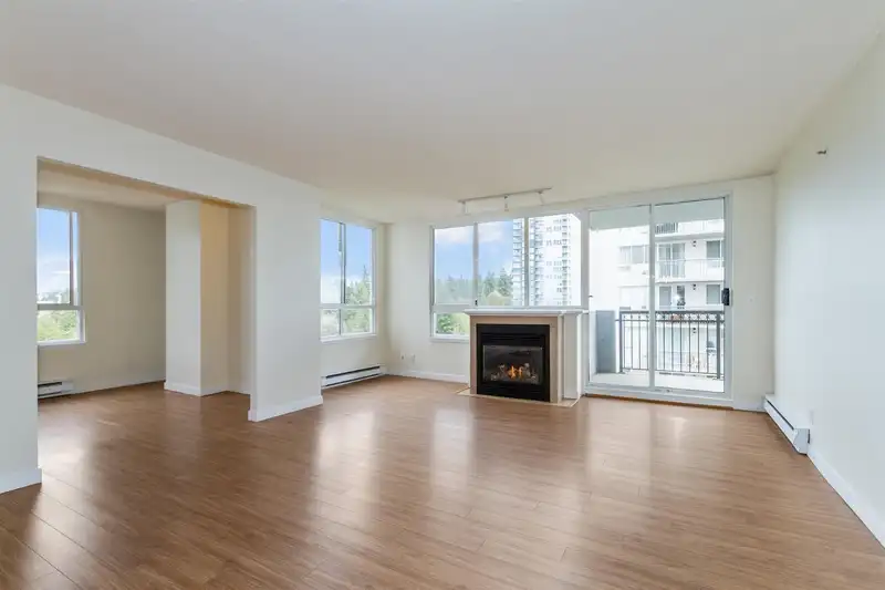 1802 551 AUSTIN AVENUE - photo 4 of 25