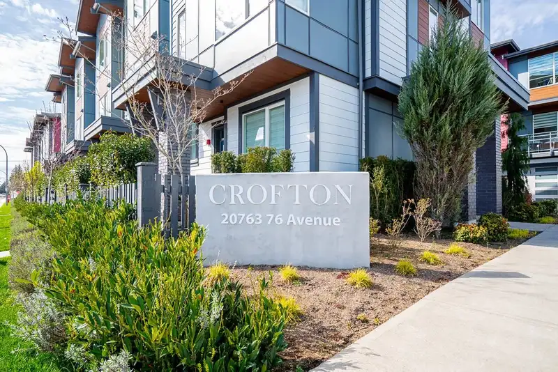8 20763 76 AVENUE - photo 1 of 40