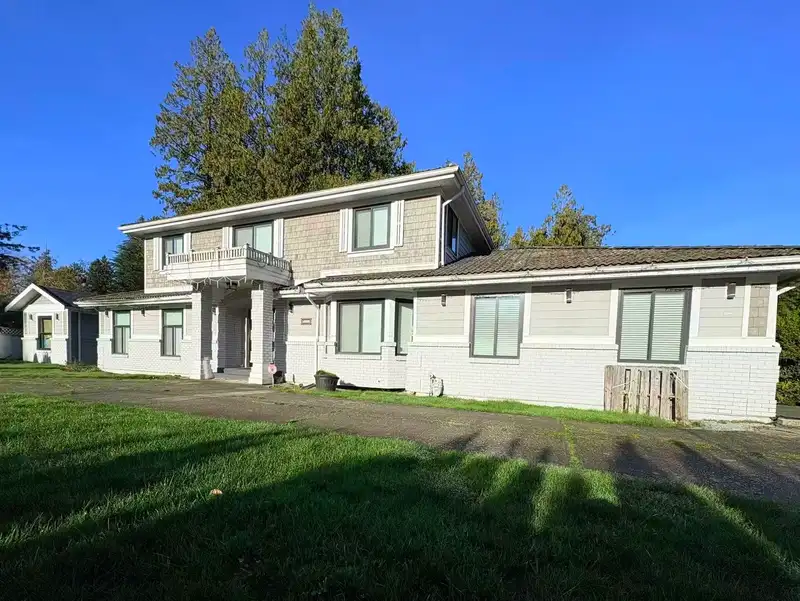 15555 38A AVENUE - photo 3 of 26