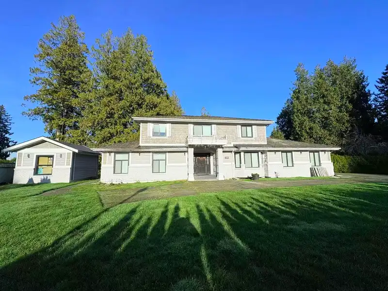 15555 38A AVENUE - photo 4 of 26