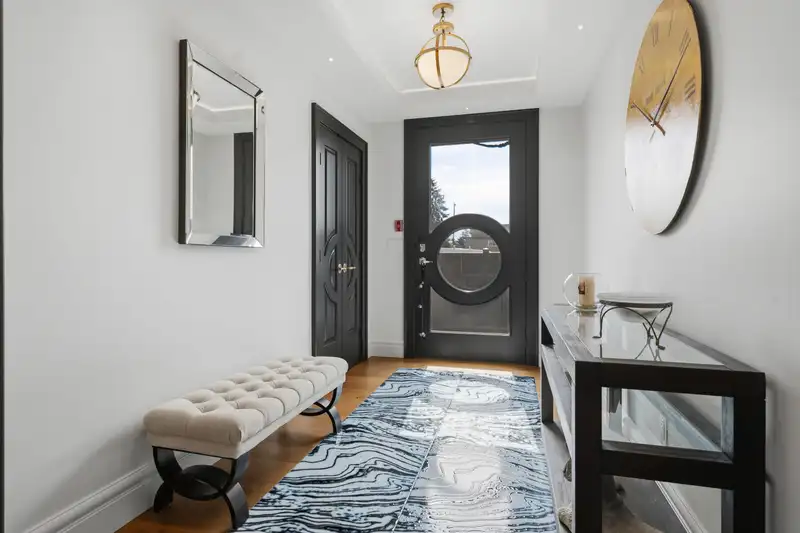 101 15219 ROYAL AVENUE - photo 4 of 40