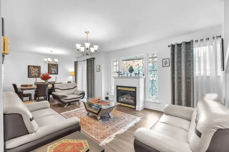 5 2382 PARKWAY BOULEVARD - photo 3 of 34