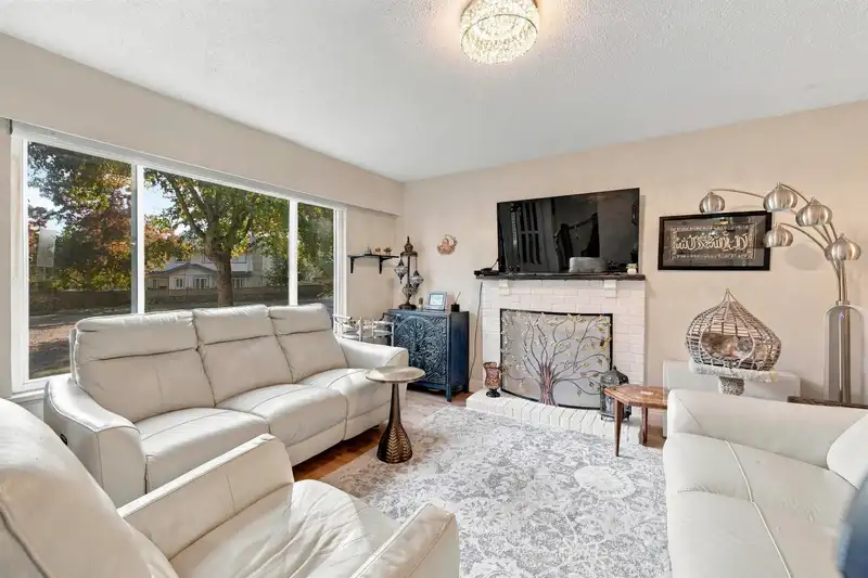 6284 MORGAN PLACE - photo 4 of 35