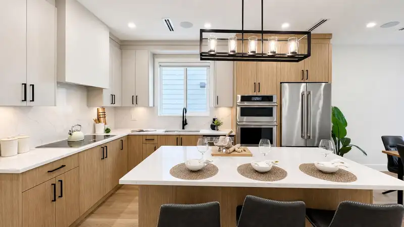 16521 20 AVENUE - photo 2 of 31