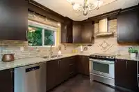 1135 VANIER AVENUE - thumbnail 9