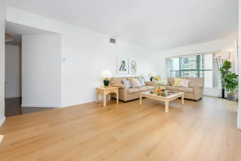 1903 909 BURRARD STREET - photo 4 of 40