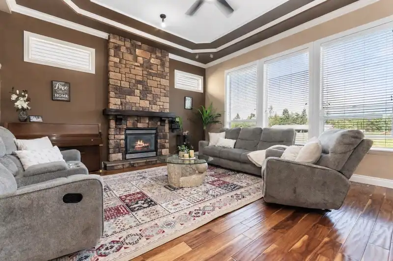 6556 LAVENDER PLACE - photo 4 of 40