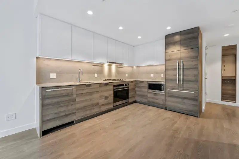 501 1045 AUSTIN AVENUE - photo 3 of 26