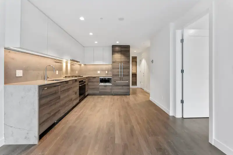501 1045 AUSTIN AVENUE - photo 4 of 26