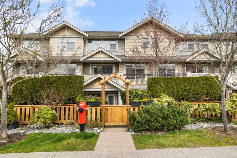 4 22225 50 AVENUE - photo 1 of 37