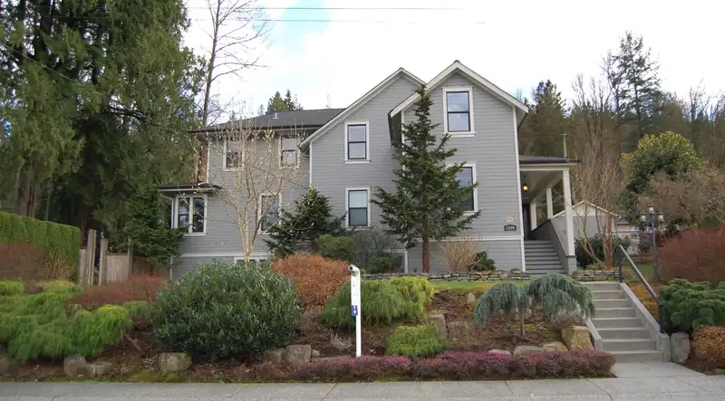2209 ST. GEORGE STREET - photo 1 of 36