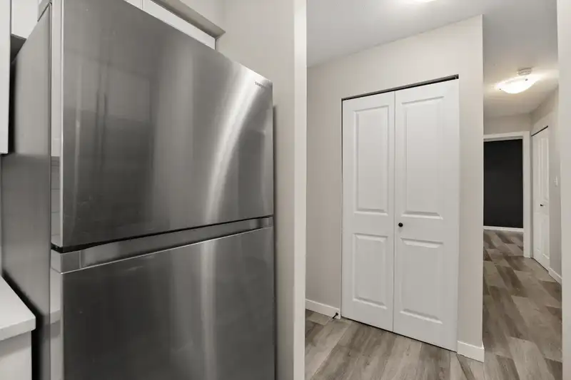 305 20454 53 AVENUE - photo 4 of 21