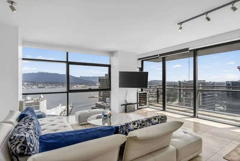3502 838 W HASTINGS STREET - photo 1 of 31