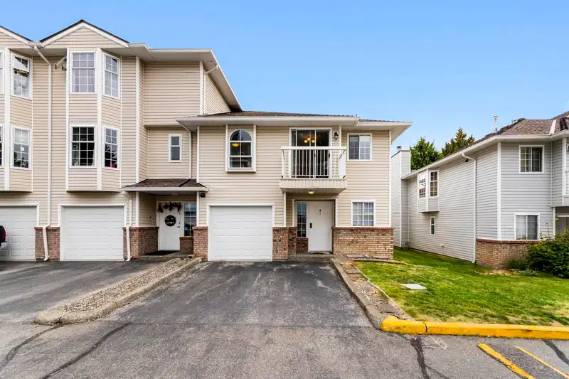 6 13970 72 AVENUE - photo 1 of 40