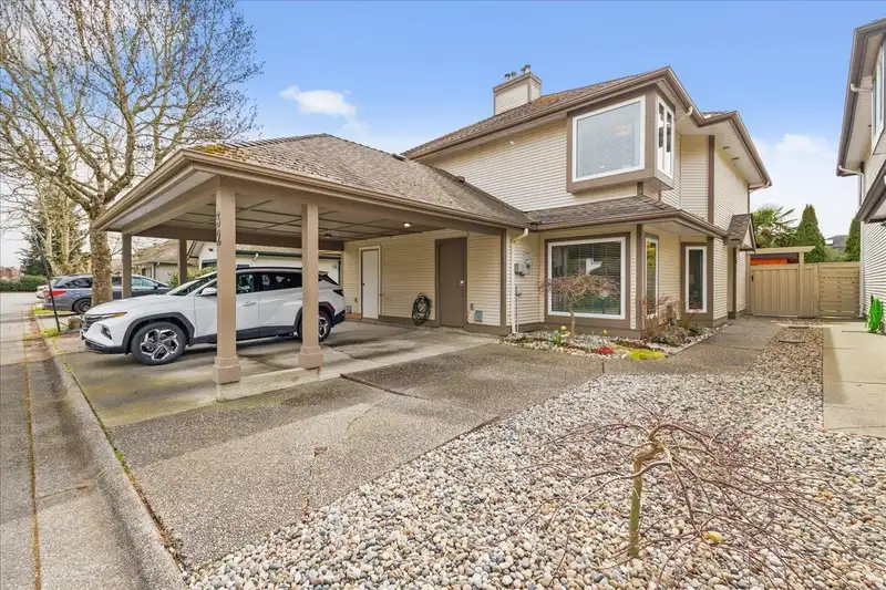 32 4756 62 STREET - photo 2 of 37
