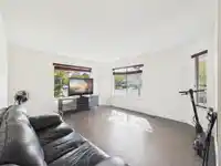 6220 LYNAS LANE - thumbnail 3