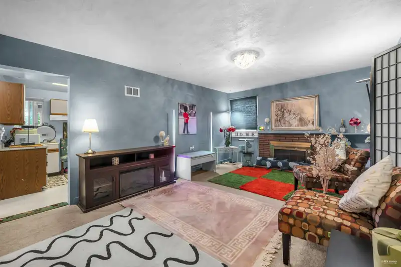 917 LADNER STREET - photo 1 of 32