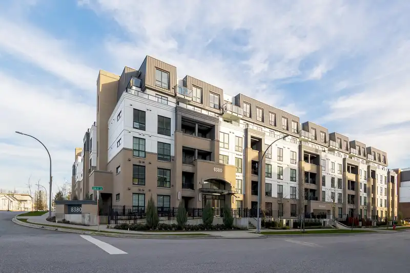 208 8380 200A STREET - photo 1 of 15