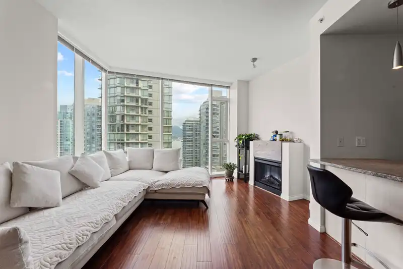 1705 1211 MELVILLE STREET - photo 3 of 35