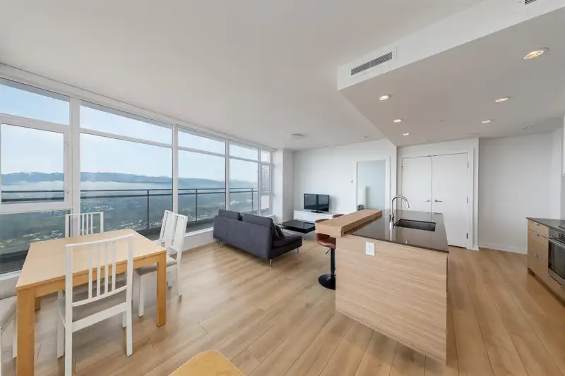 3503 4688 KINGSWAY - photo 2 of 23