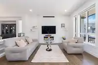 20529 77B AVENUE - thumbnail 2