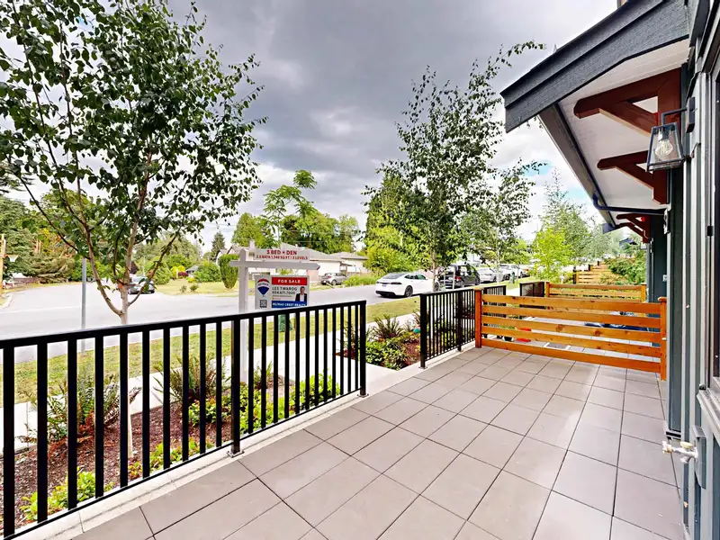 28 10527 155 STREET - photo 2 of 36