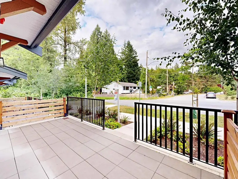 28 10527 155 STREET - photo 3 of 36